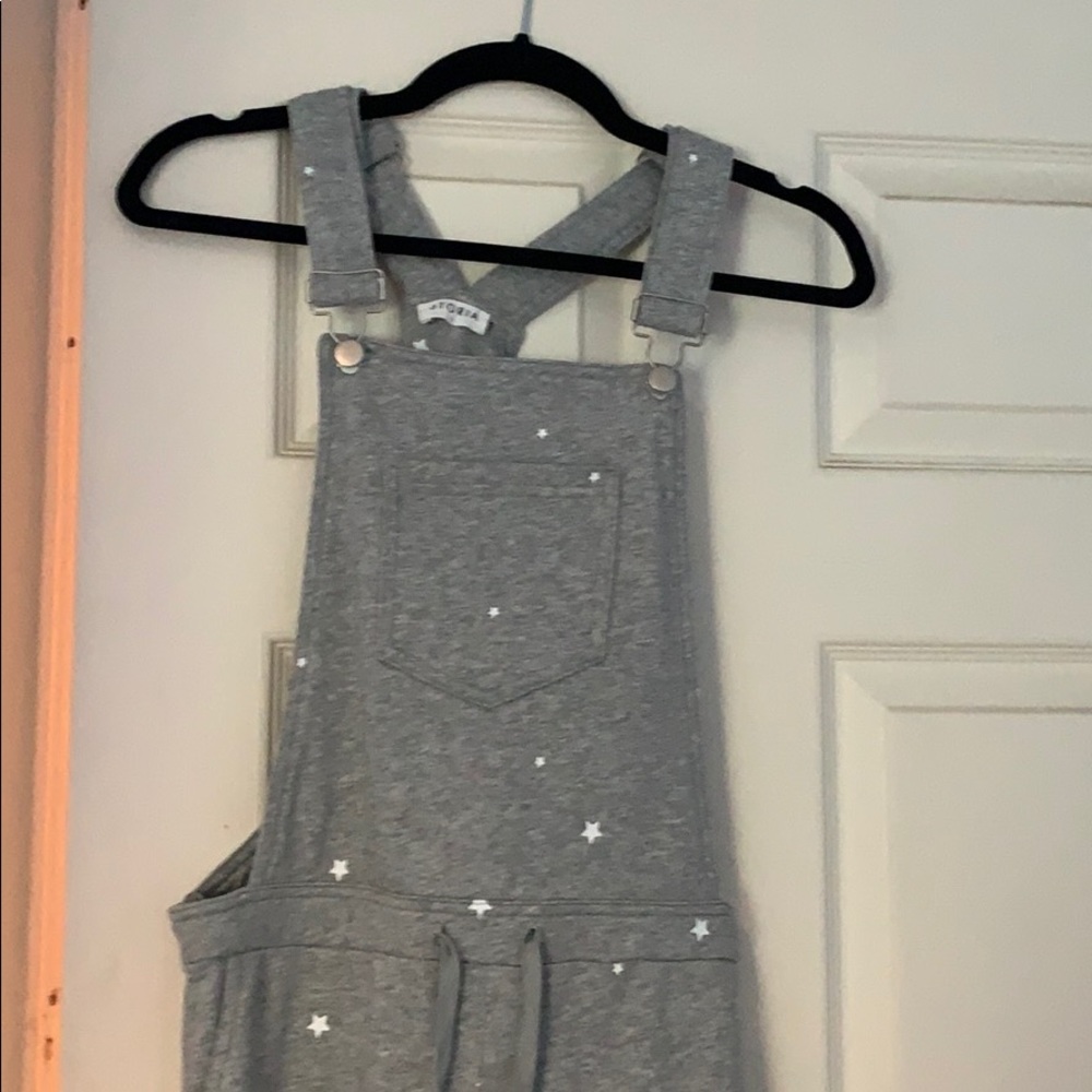 Sweatpant material overall w/starscomfy never worn